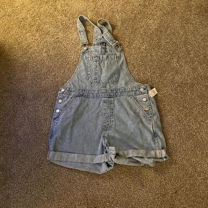 Overall shorts
